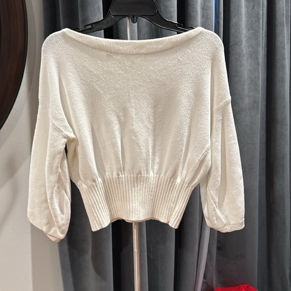 Knitted & Knotted Cropped Sweater - Picture 2 of 7